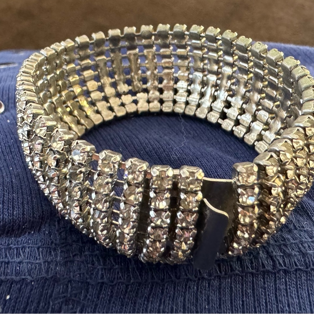 Elegant Hollywood Theme Silver Crystal Bracelet